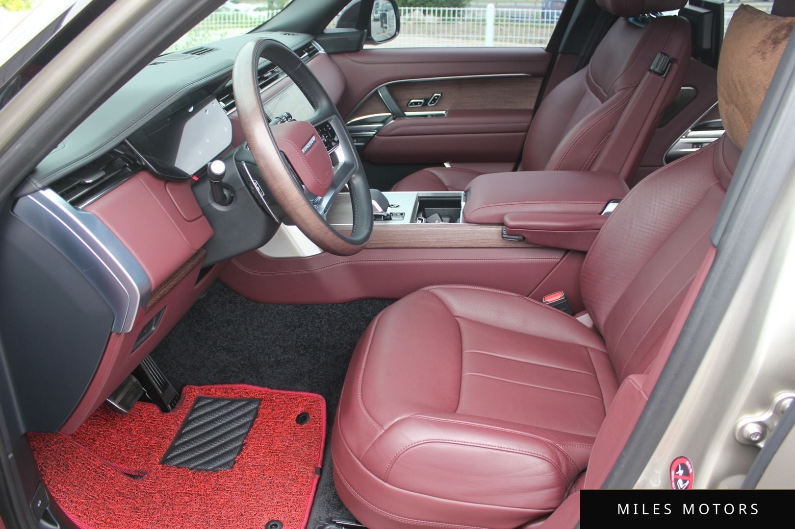 Land Rover Range Rover 2024 — миниатюра 8