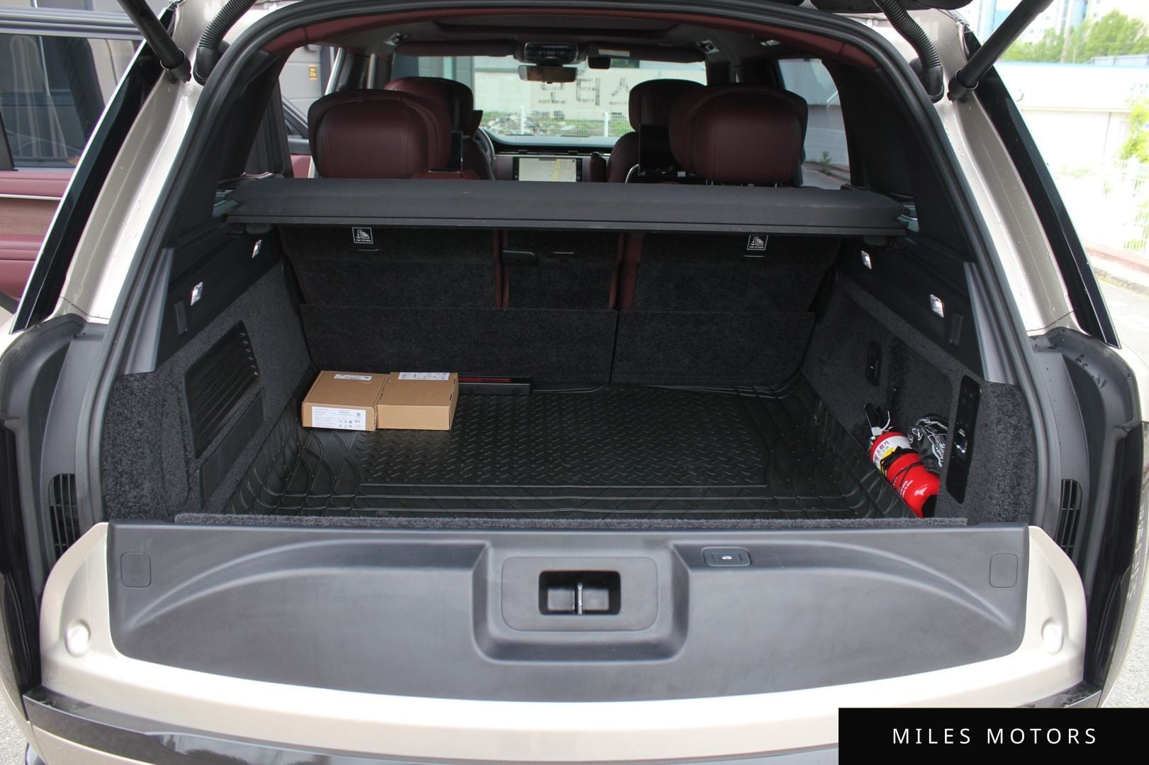 Land Rover Range Rover 2024 — миниатюра 10