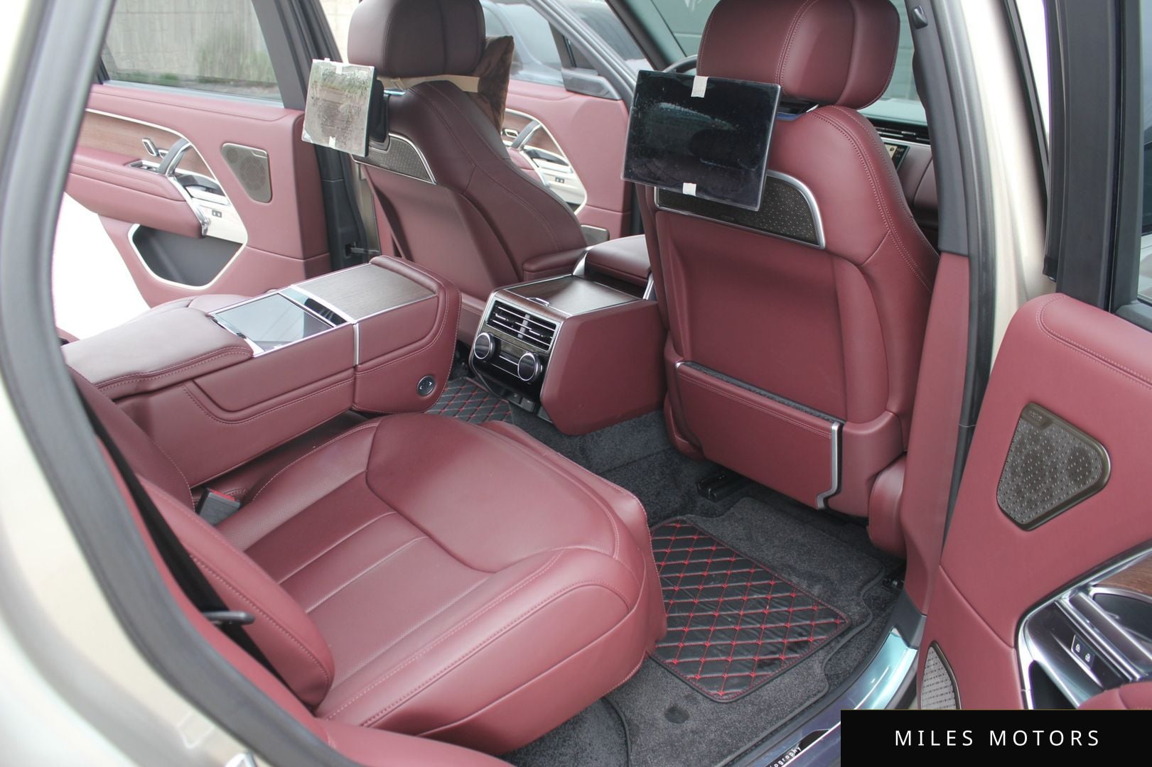 Land Rover Range Rover 2024 — миниатюра 11