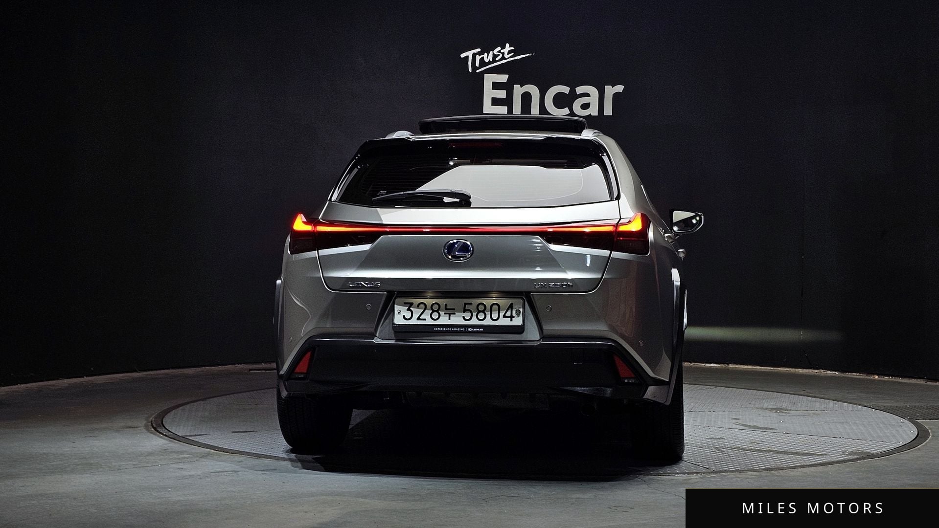 Лексус UX250h 2019 — миниатюра 4