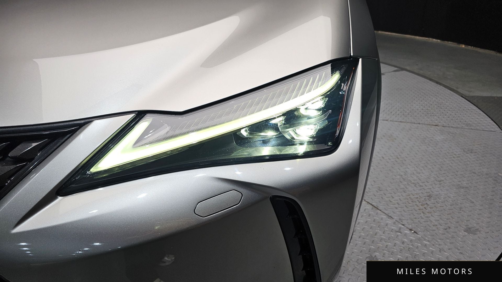 Лексус UX250h 2019 — миниатюра 8