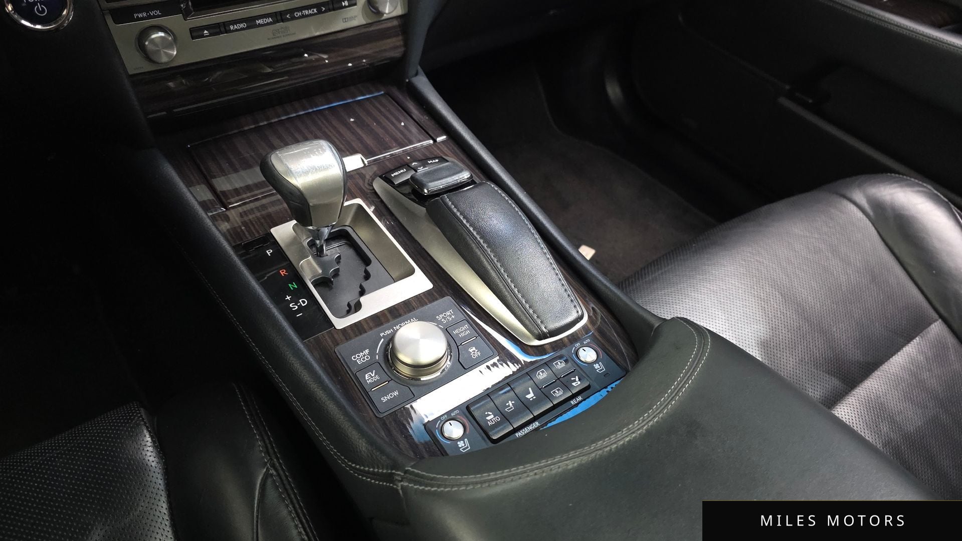 Лексус LS600hL 2015 — миниатюра 9