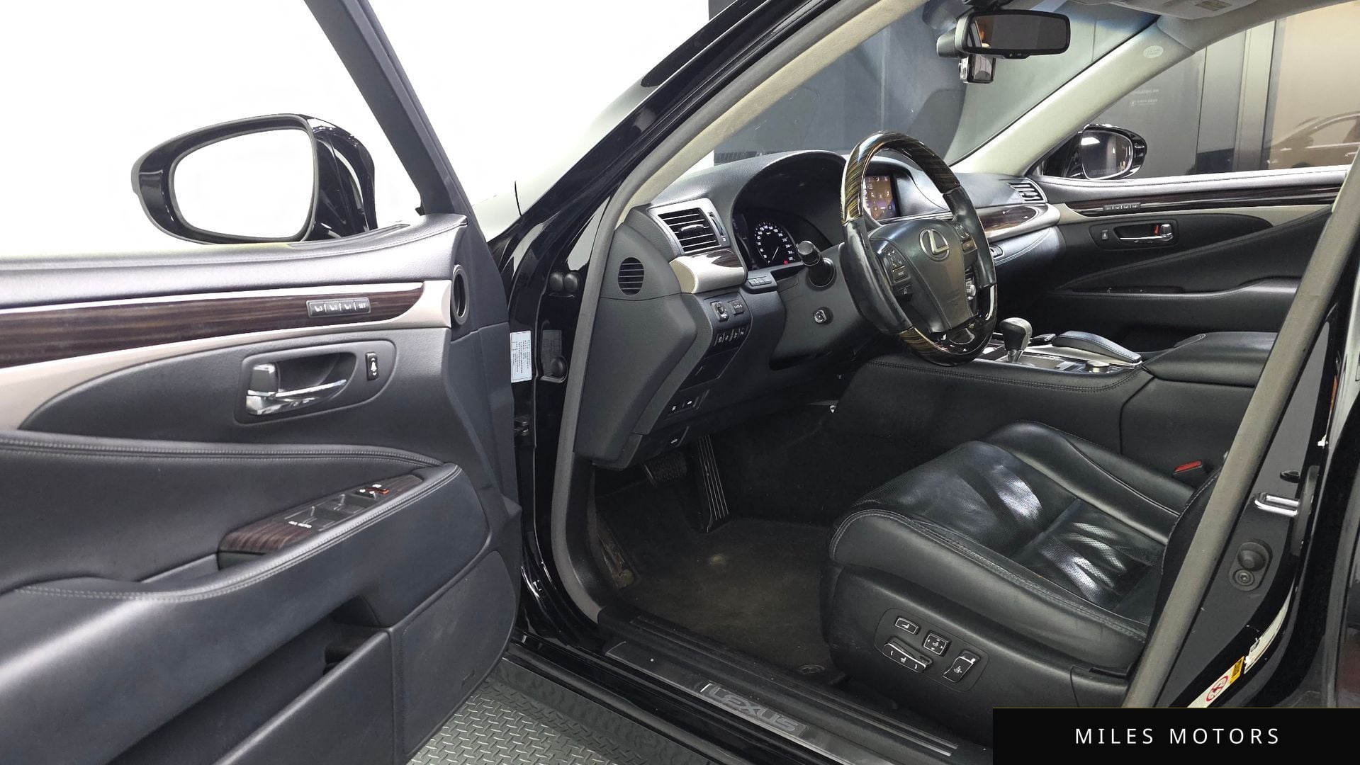 Лексус LS600hL 2015 — миниатюра 10