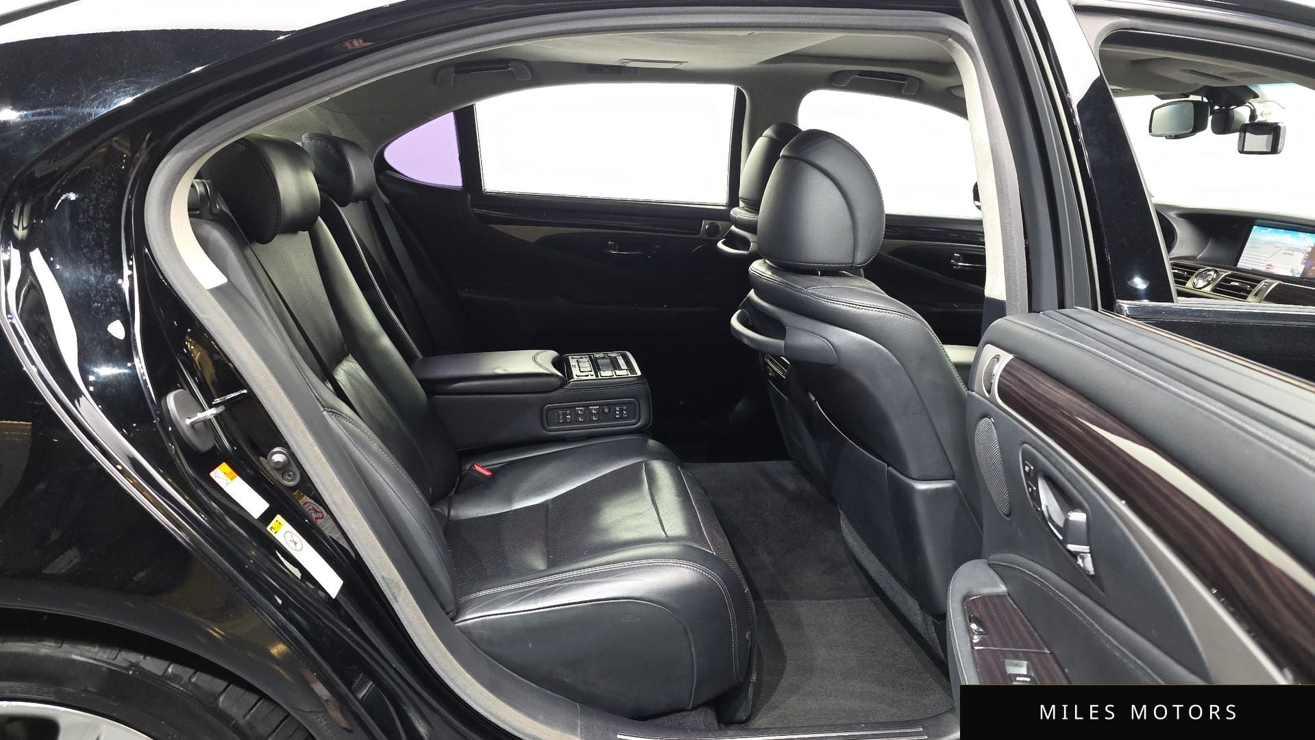 Лексус LS600hL 2015 — миниатюра 12