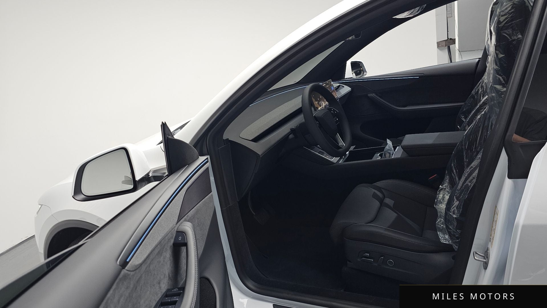 Tesla Model Y 2026 — миниатюра 12
