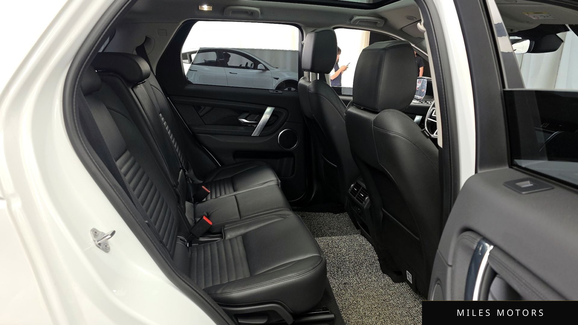 Land Rover Discovery Sport 2021 — миниатюра 12