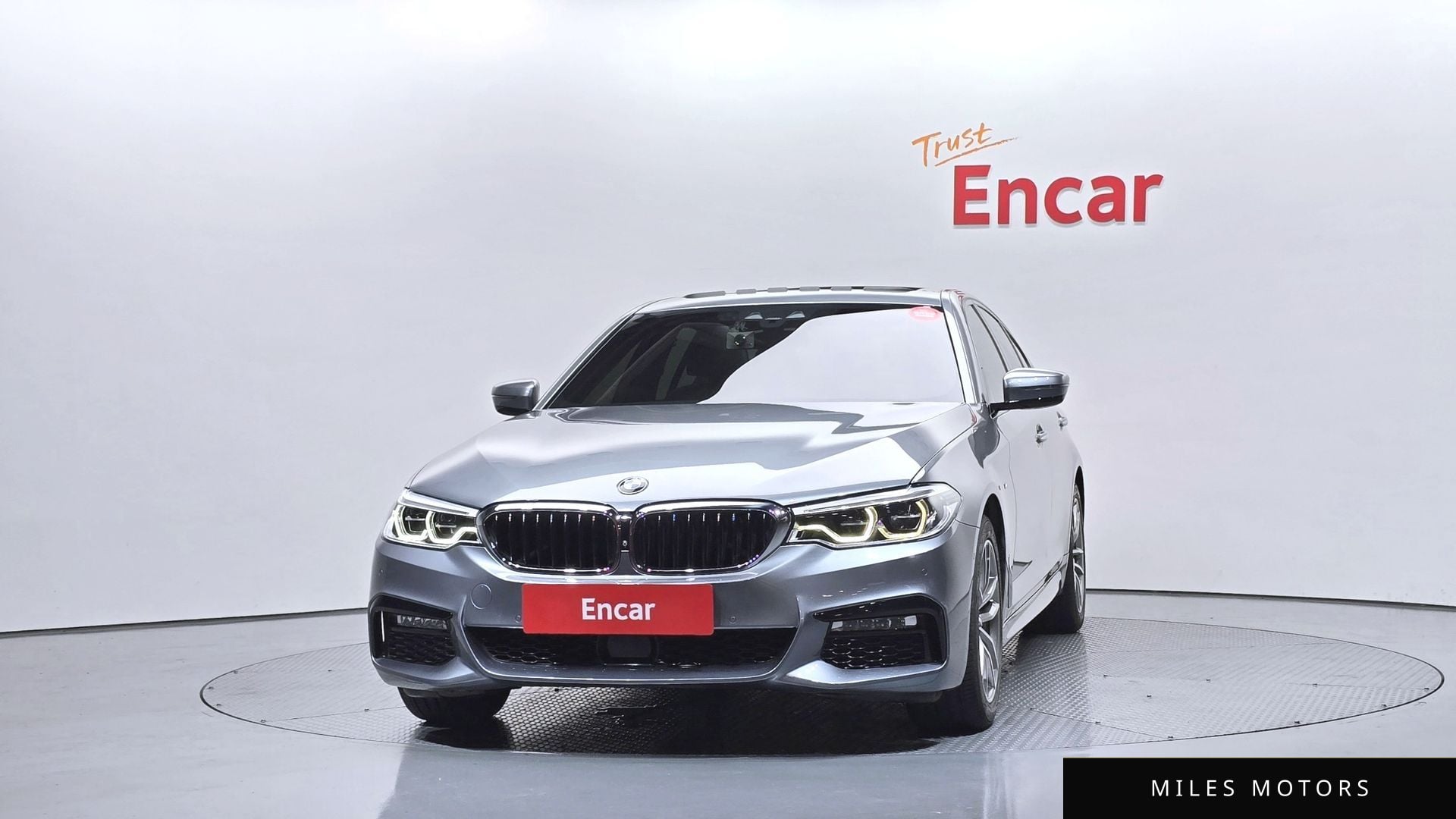BMW 5 Series (G30) 2017 — миниатюра 3