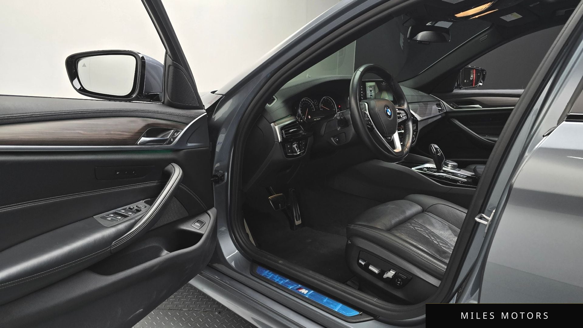 BMW 5 Series (G30) 2017 — миниатюра 12