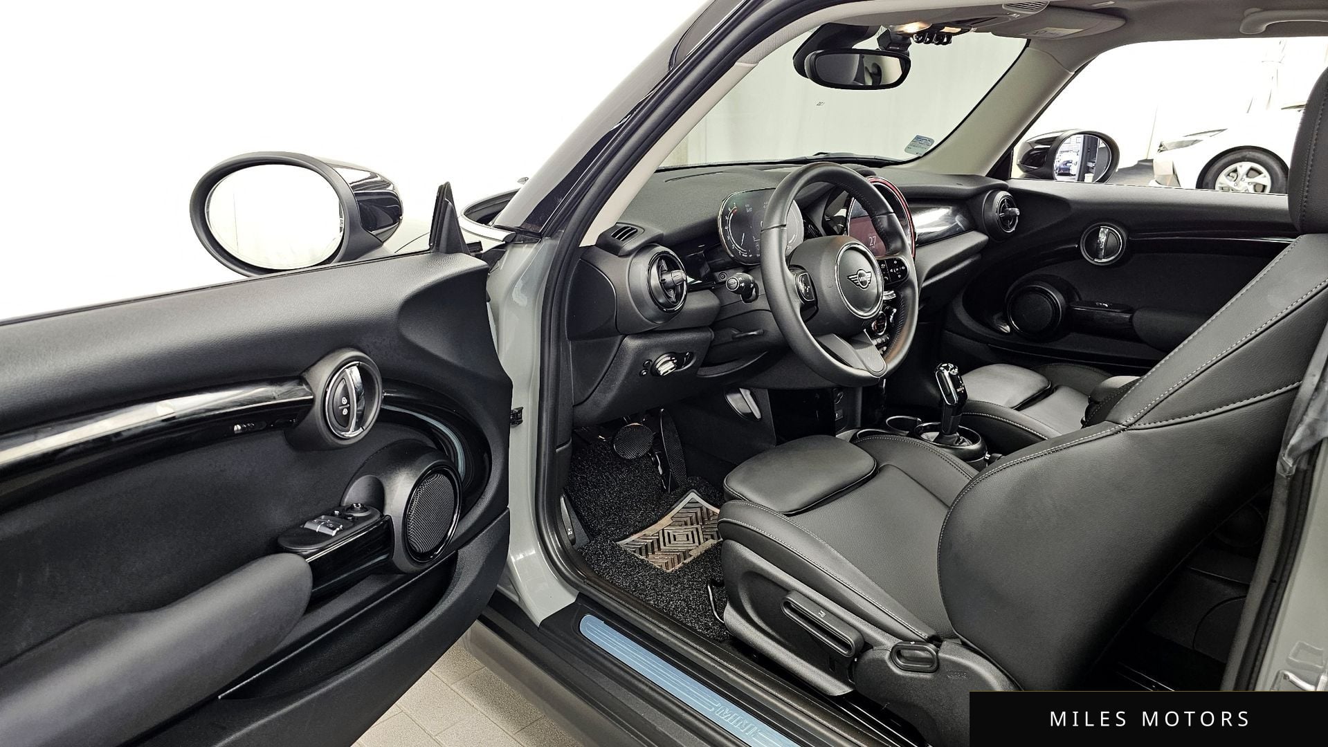 MINI Cooper 2022 — миниатюра 10