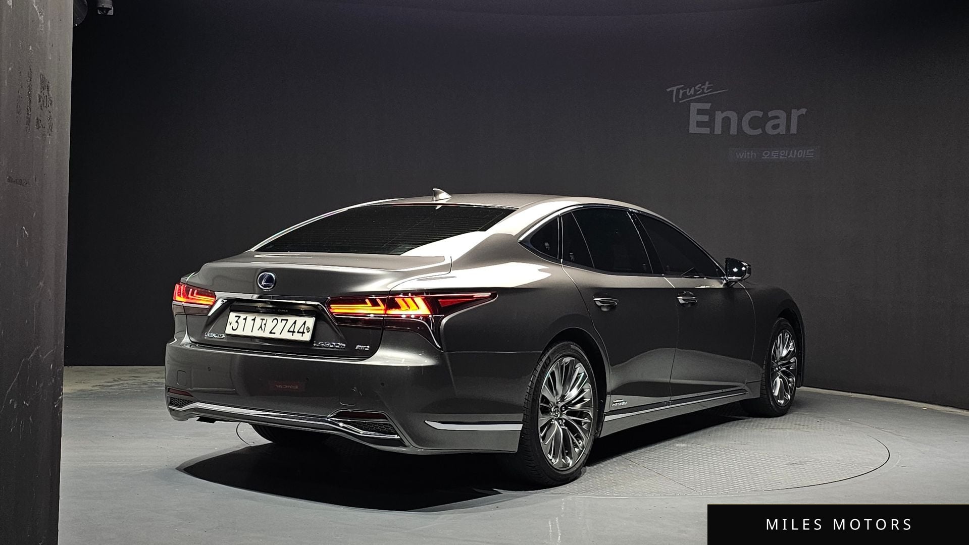 Лексус LS500h 2018 — миниатюра 2