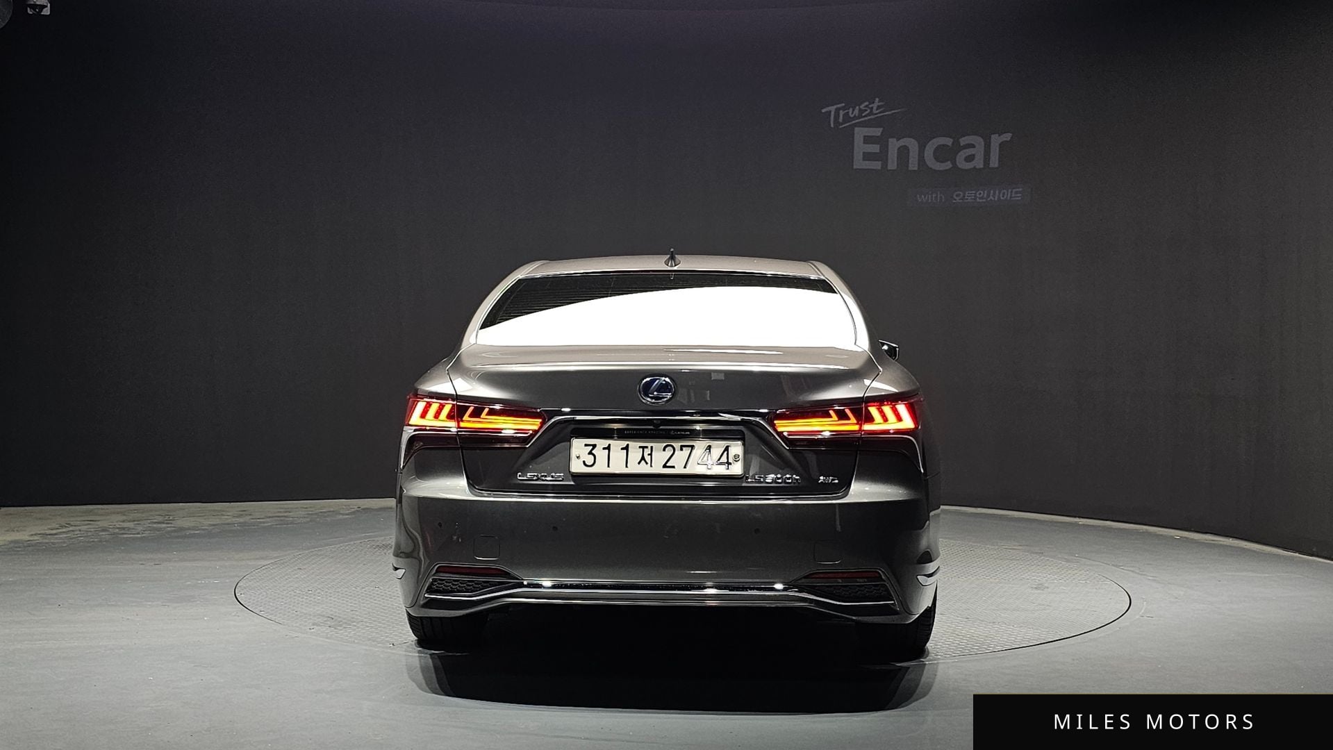 Лексус LS500h 2018 — миниатюра 4