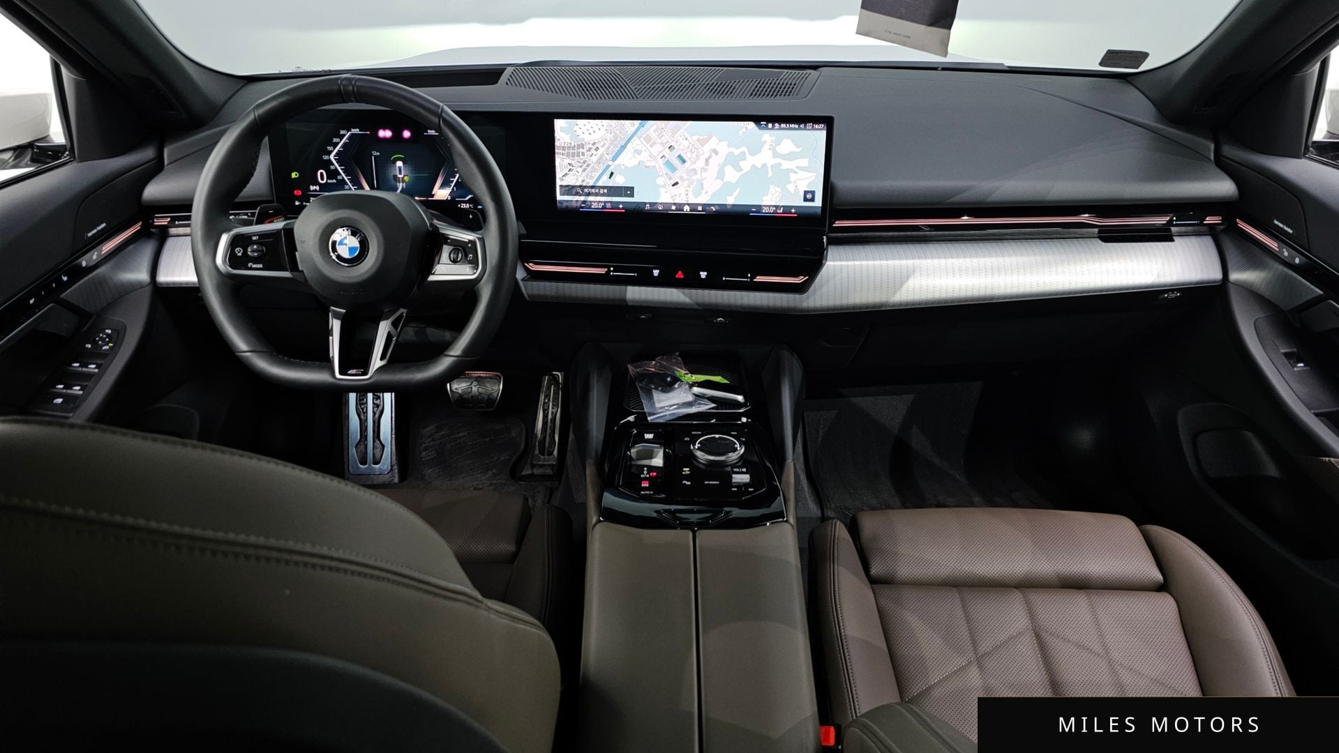 BMW 5 Series (G60) 2024 — миниатюра 10