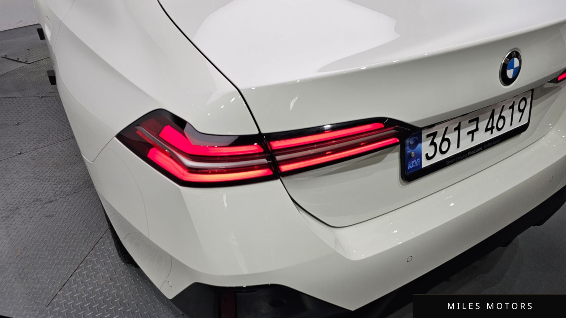 BMW 5 Series (G60) 2024 — миниатюра 9