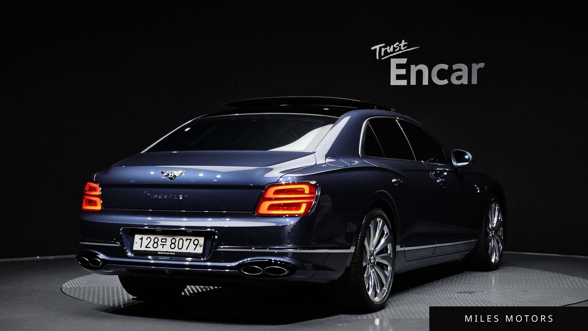 Bentley Flying Spur 2021 — миниатюра 2