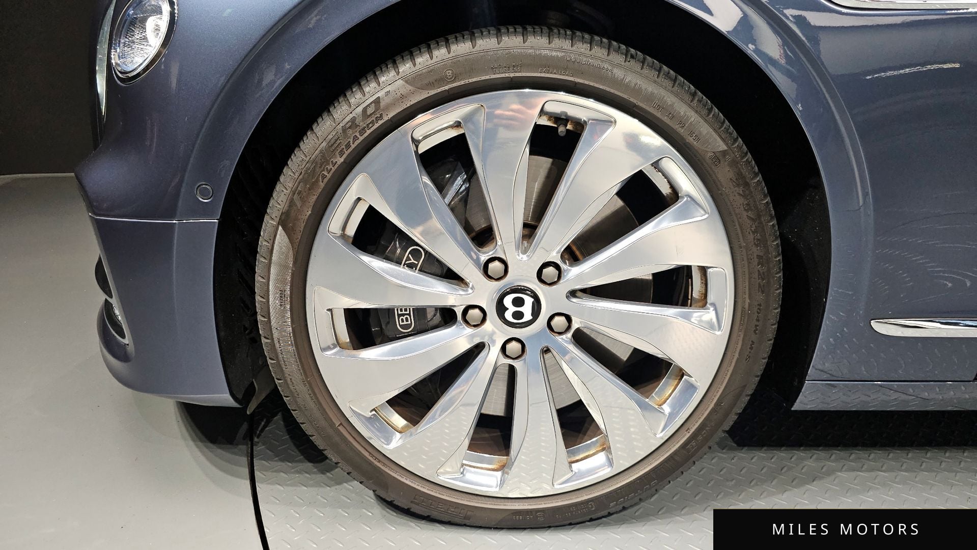 Bentley Flying Spur 2021 — миниатюра 5