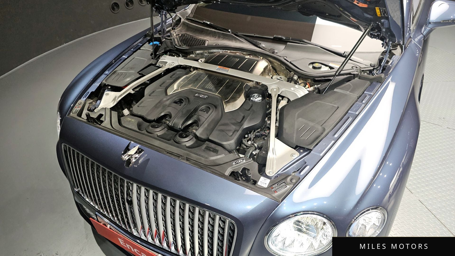 Bentley Flying Spur 2021 — миниатюра 6