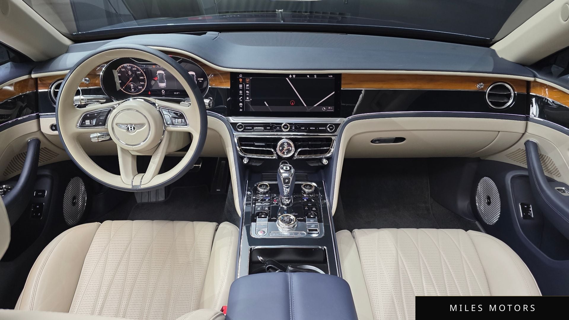 Bentley Flying Spur 2021 — миниатюра 10