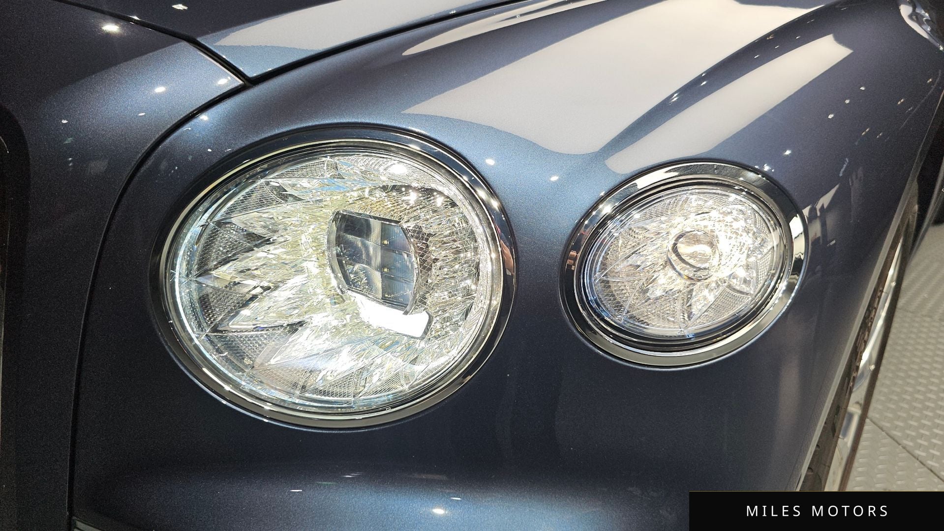 Bentley Flying Spur 2021 — миниатюра 8