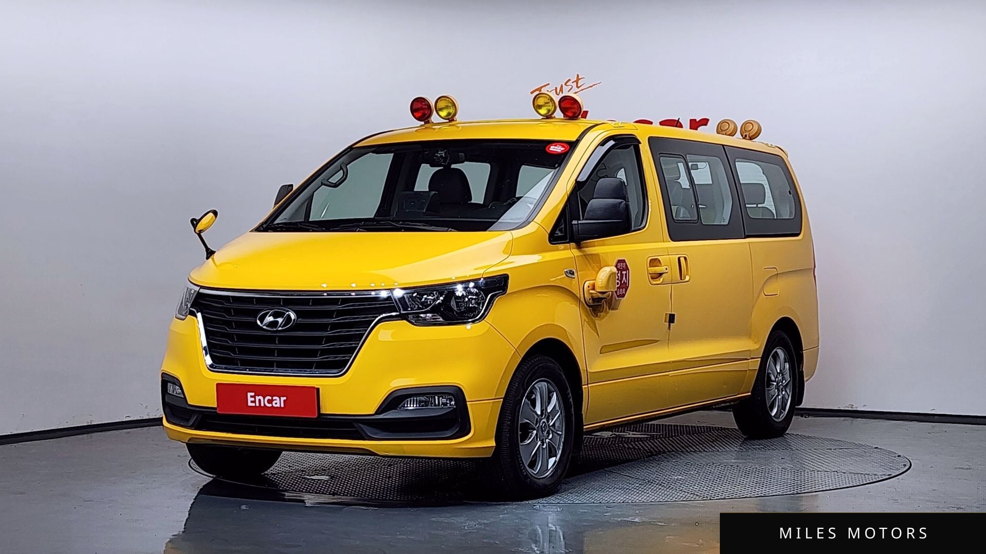 Hyundai Starex 2019 — фото 1 из 12