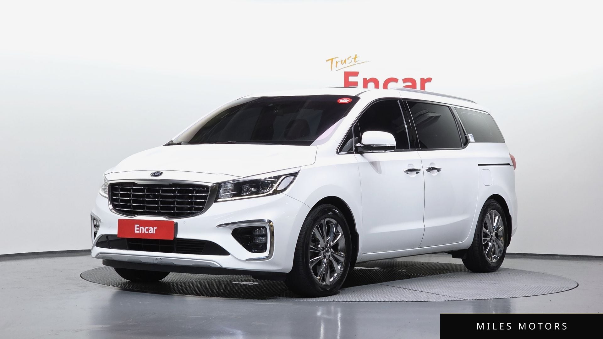 Kia Canival 2019 — фото 1 из 12