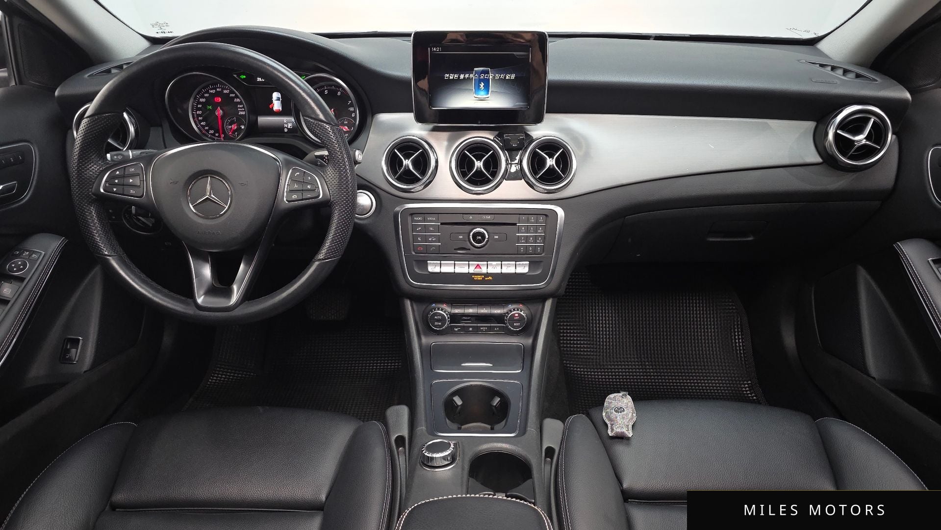 Mercedes-Benz GLA-Class X156 2019 — миниатюра 9