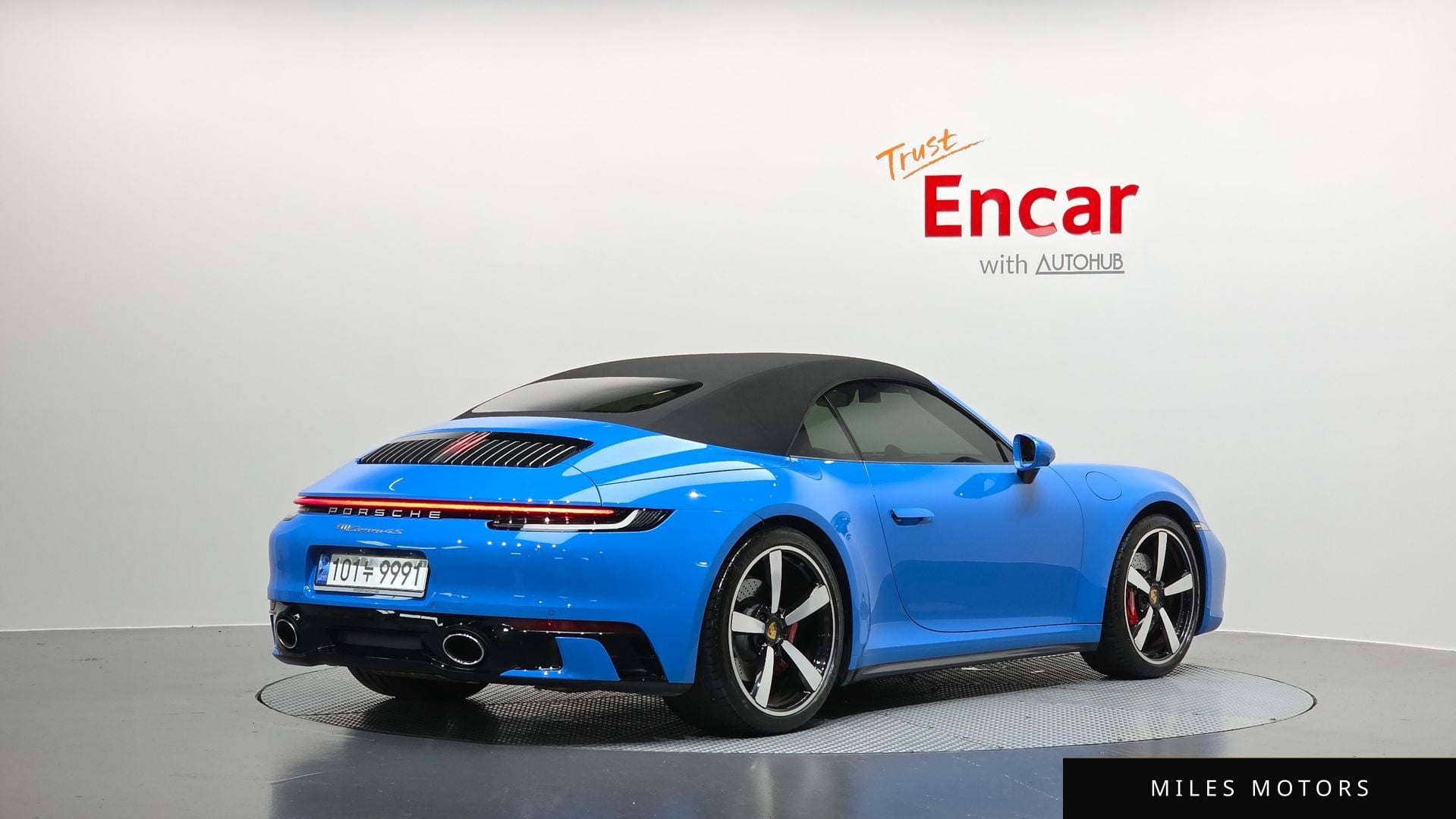 Porsche 911 (992) 2023 — миниатюра 2