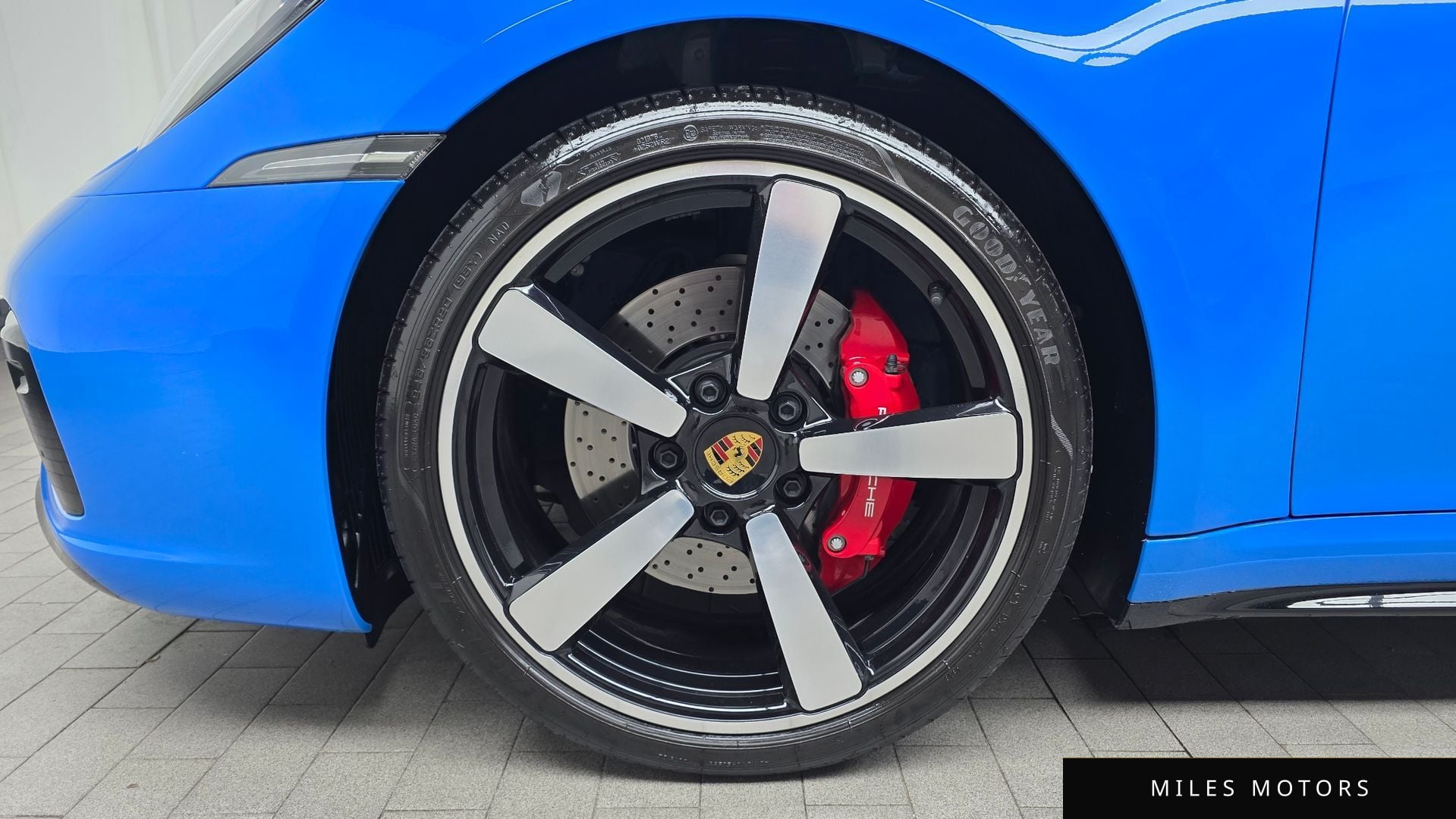 Porsche 911 (992) 2023 — миниатюра 5
