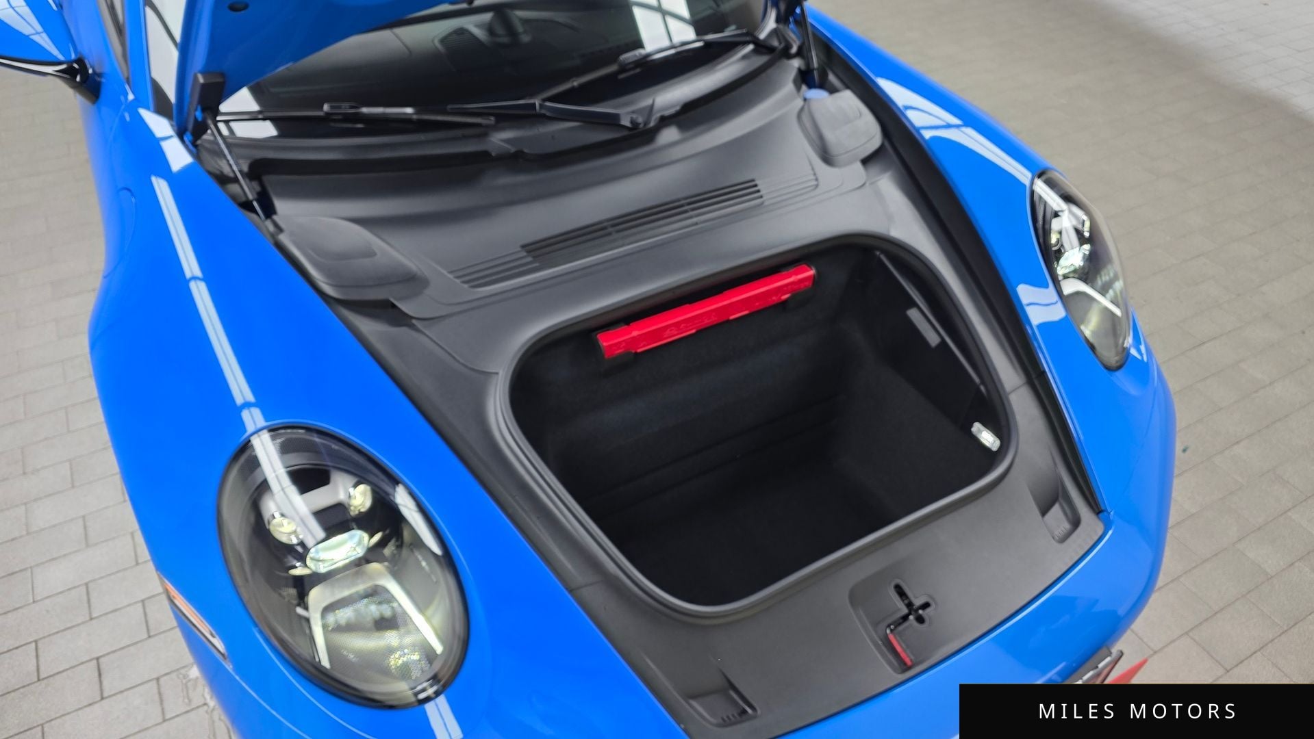 Porsche 911 (992) 2023 — миниатюра 6