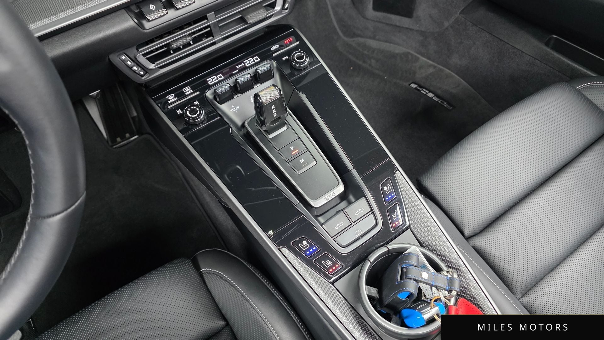 Porsche 911 (992) 2023 — миниатюра 12