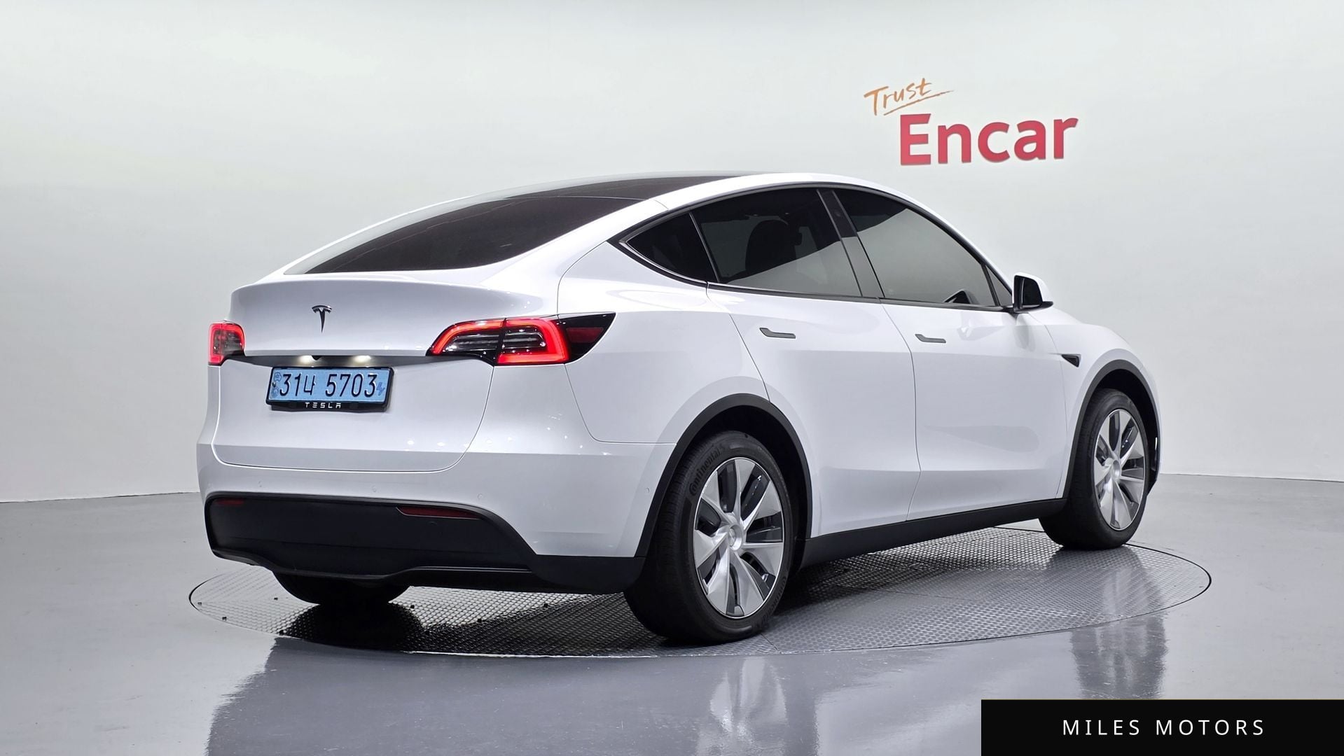 Tesla Model Y 2021 — миниатюра 2