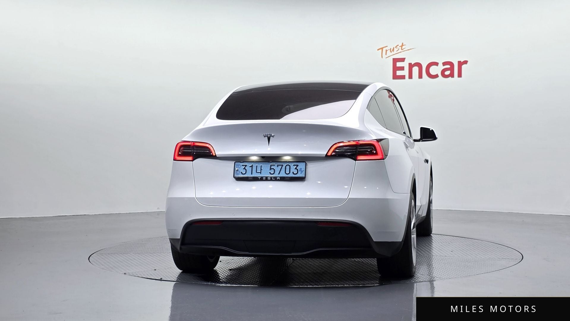 Tesla Model Y 2021 — миниатюра 4