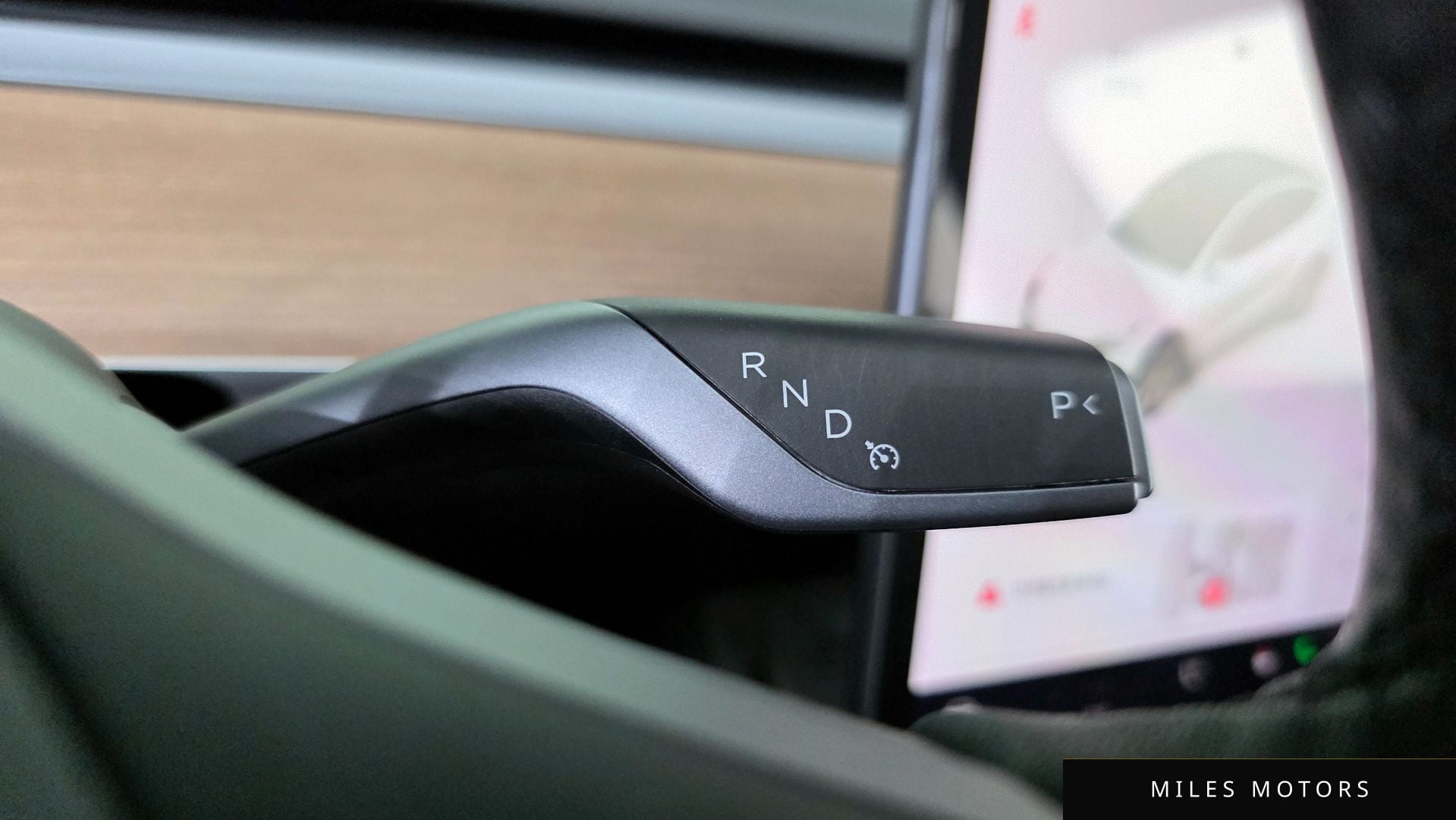 Tesla Model Y 2021 — миниатюра 12