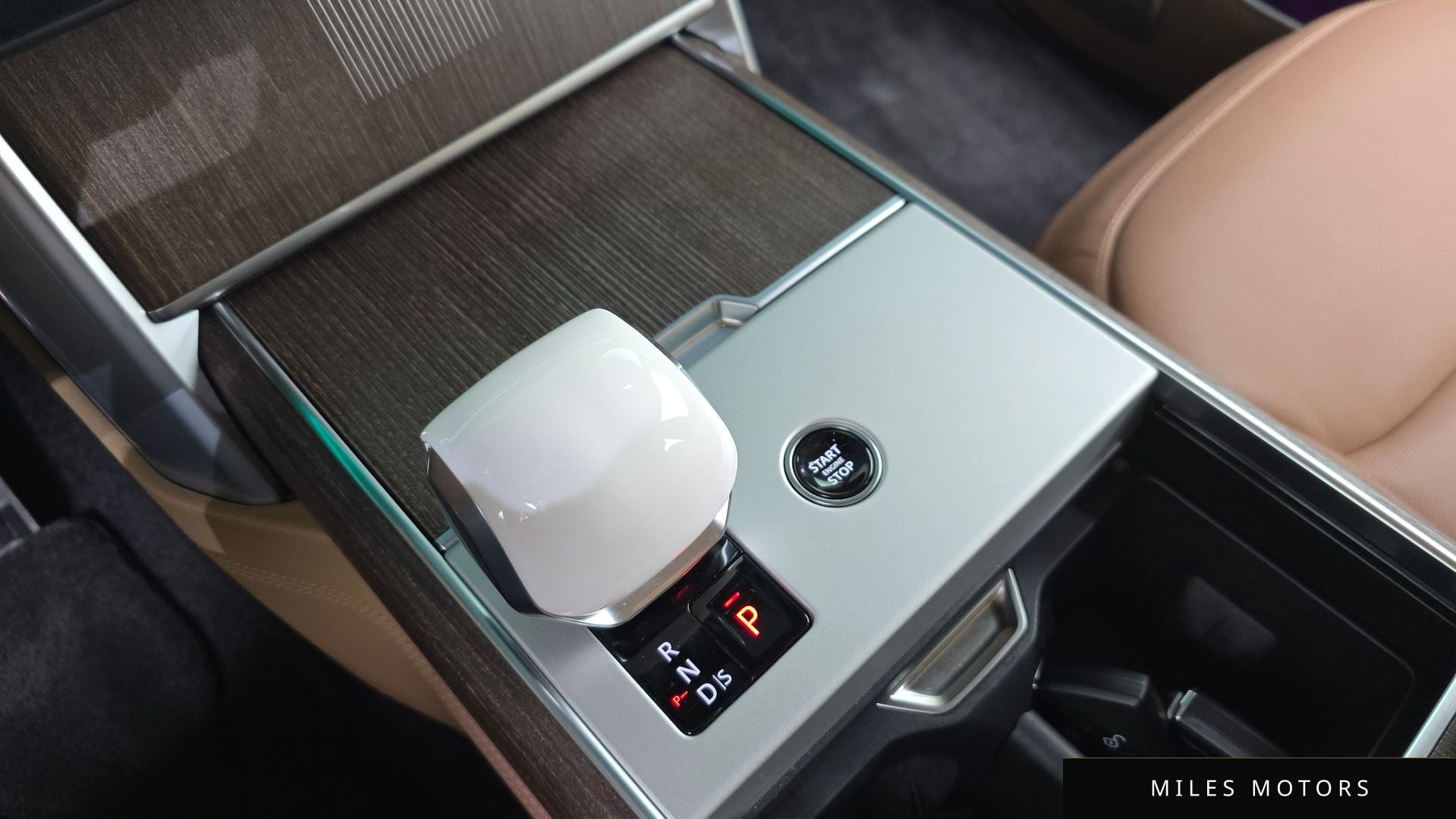 Land Rover Range Rover 2024 — миниатюра 12