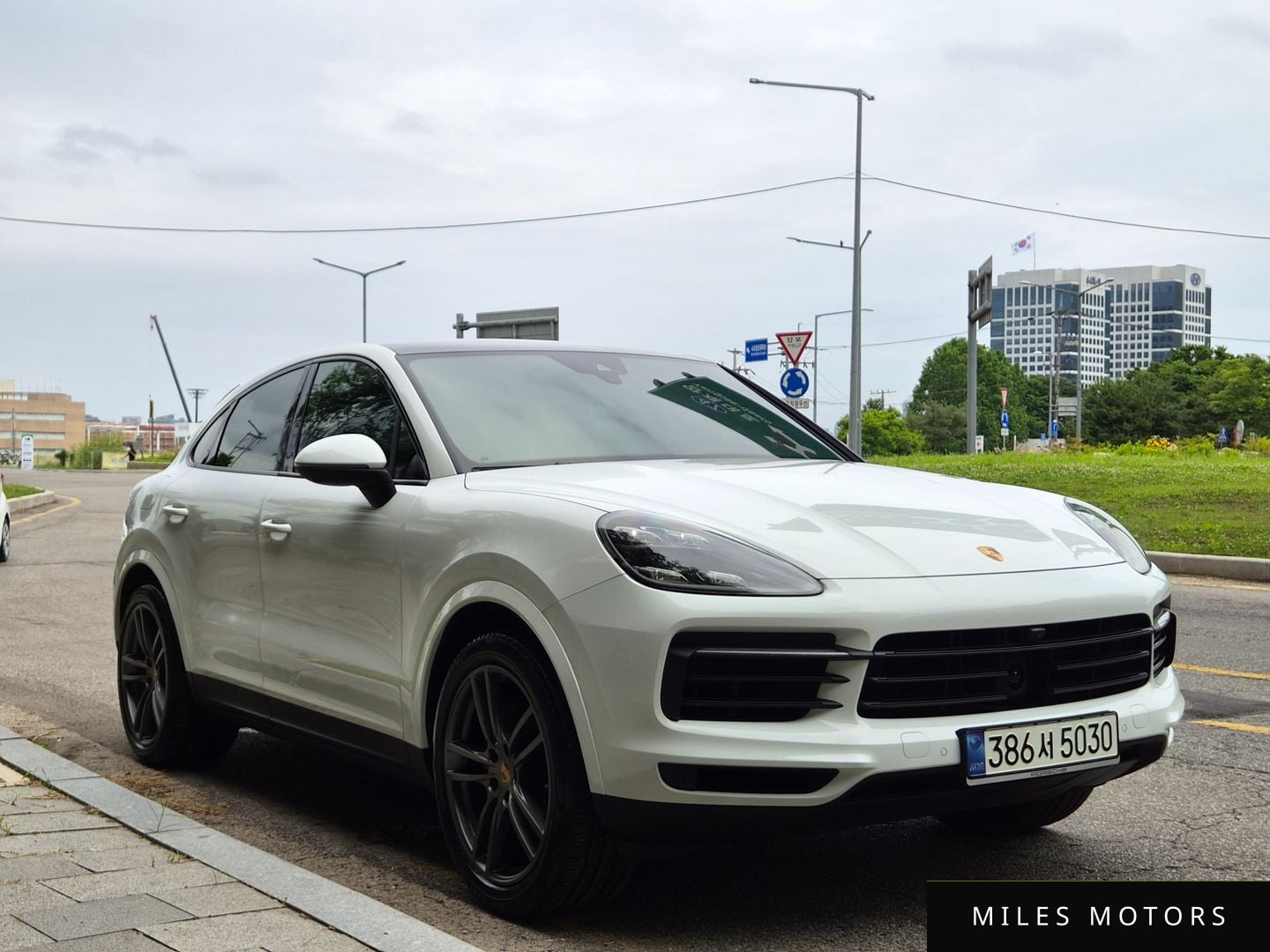Porsche Cayenne 2021 — фото 1 из 12