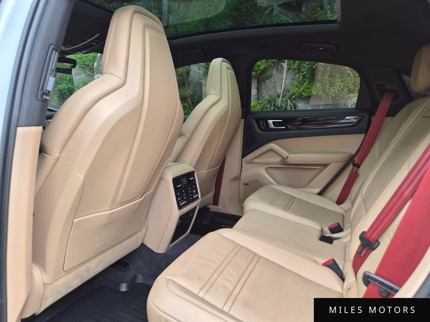 Porsche Cayenne 2021 — миниатюра 11