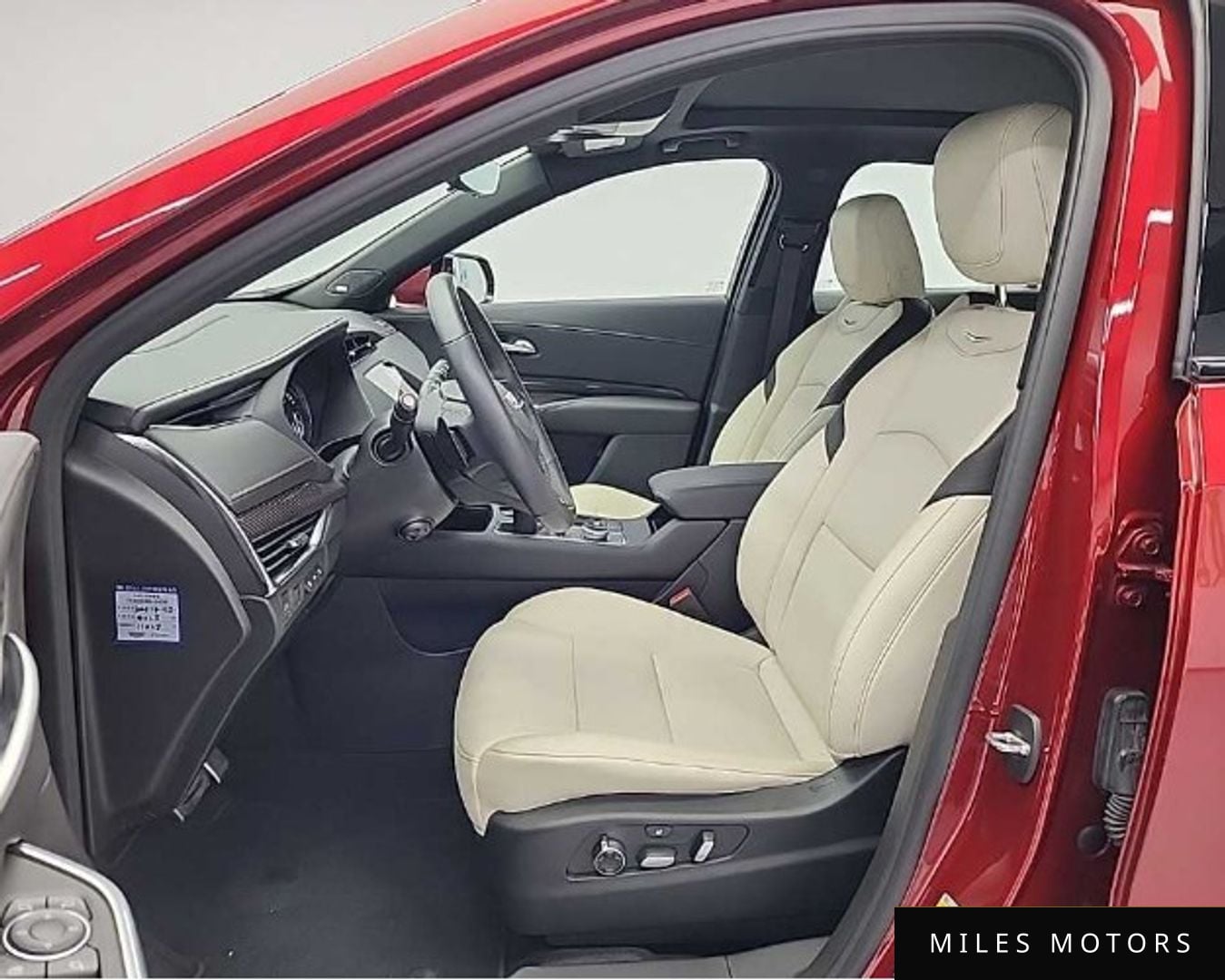 Cadillac XT4 2023 — миниатюра 11