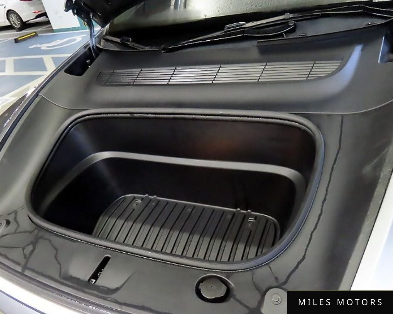 Tesla Model Y 2025 — миниатюра 7