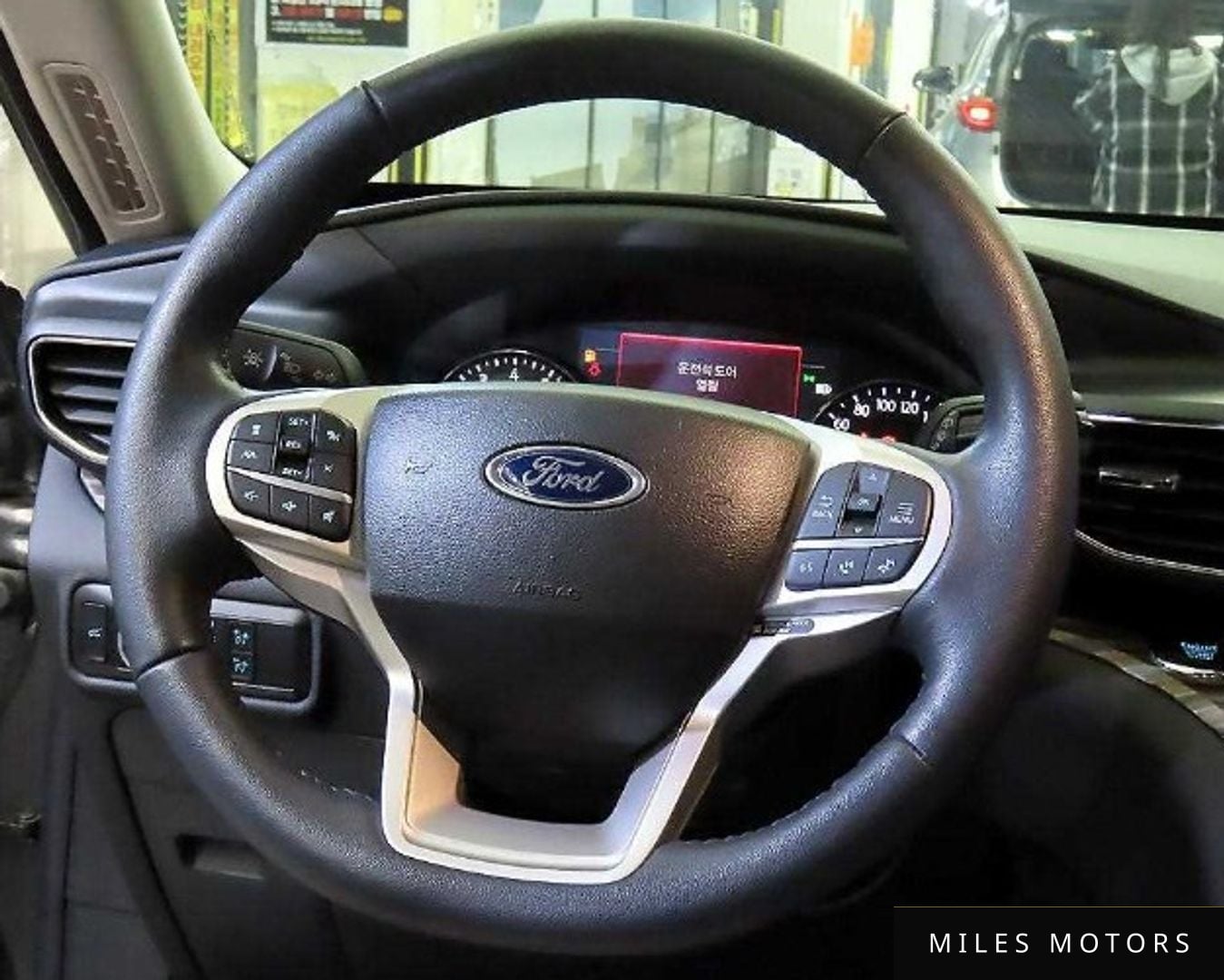 Ford Explorer 2023 — миниатюра 10