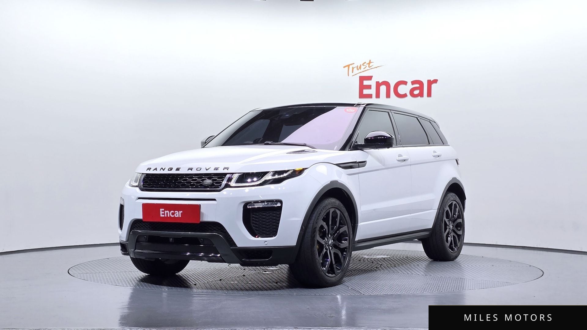 Land Rover Range Rover Evoque 2017 — фото 1 из 12