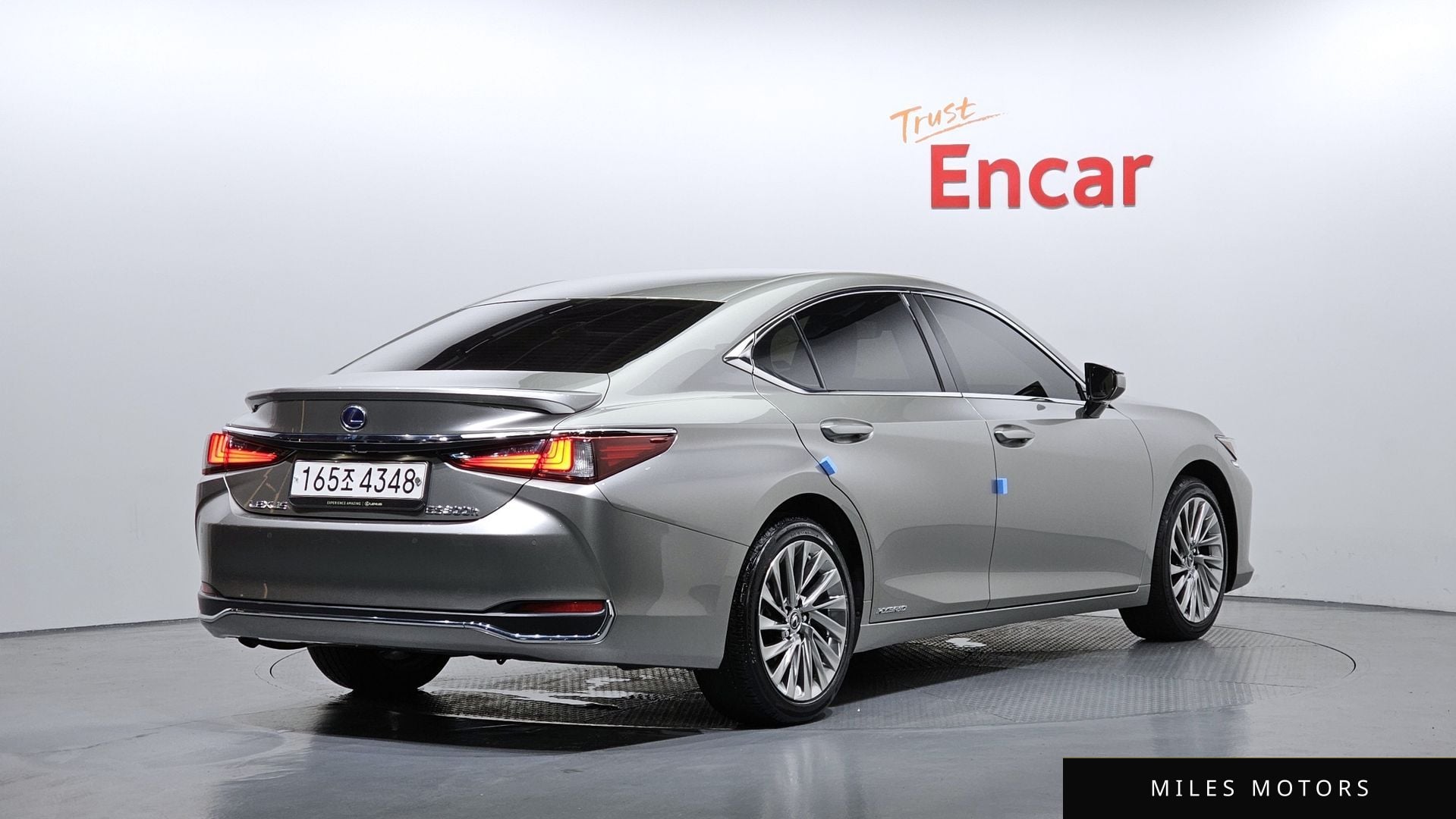 Лексус ES300h 2021 — миниатюра 2