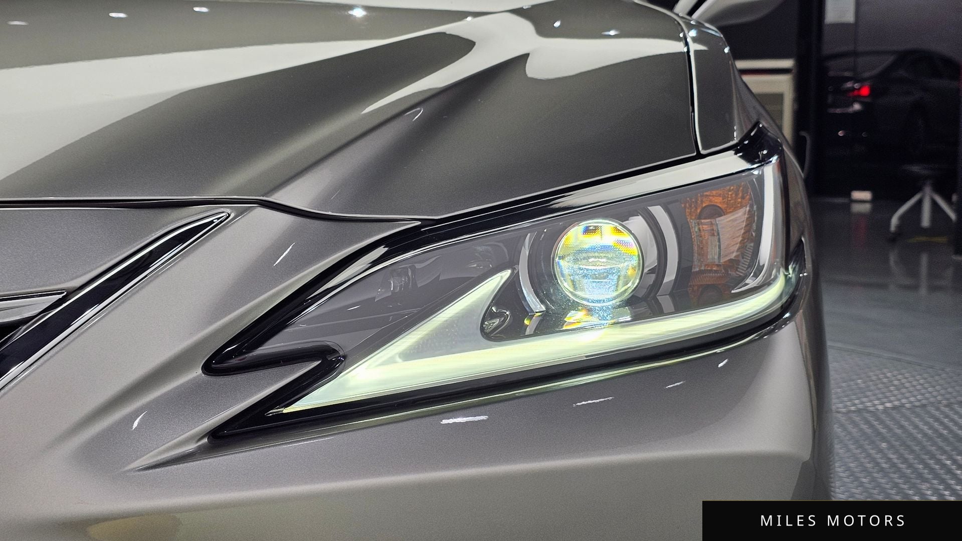 Лексус ES300h 2021 — миниатюра 8
