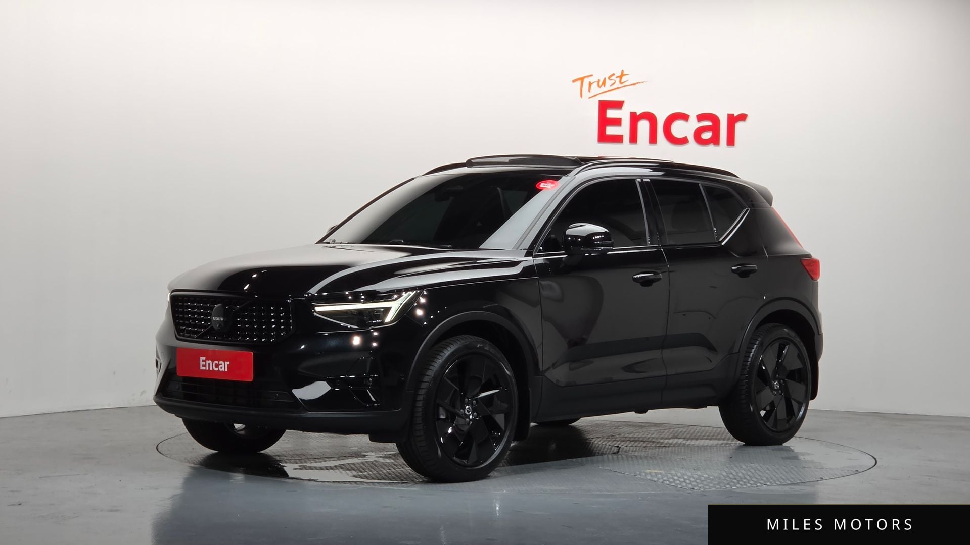 Volvo XC40 2025 — фото 1 из 12