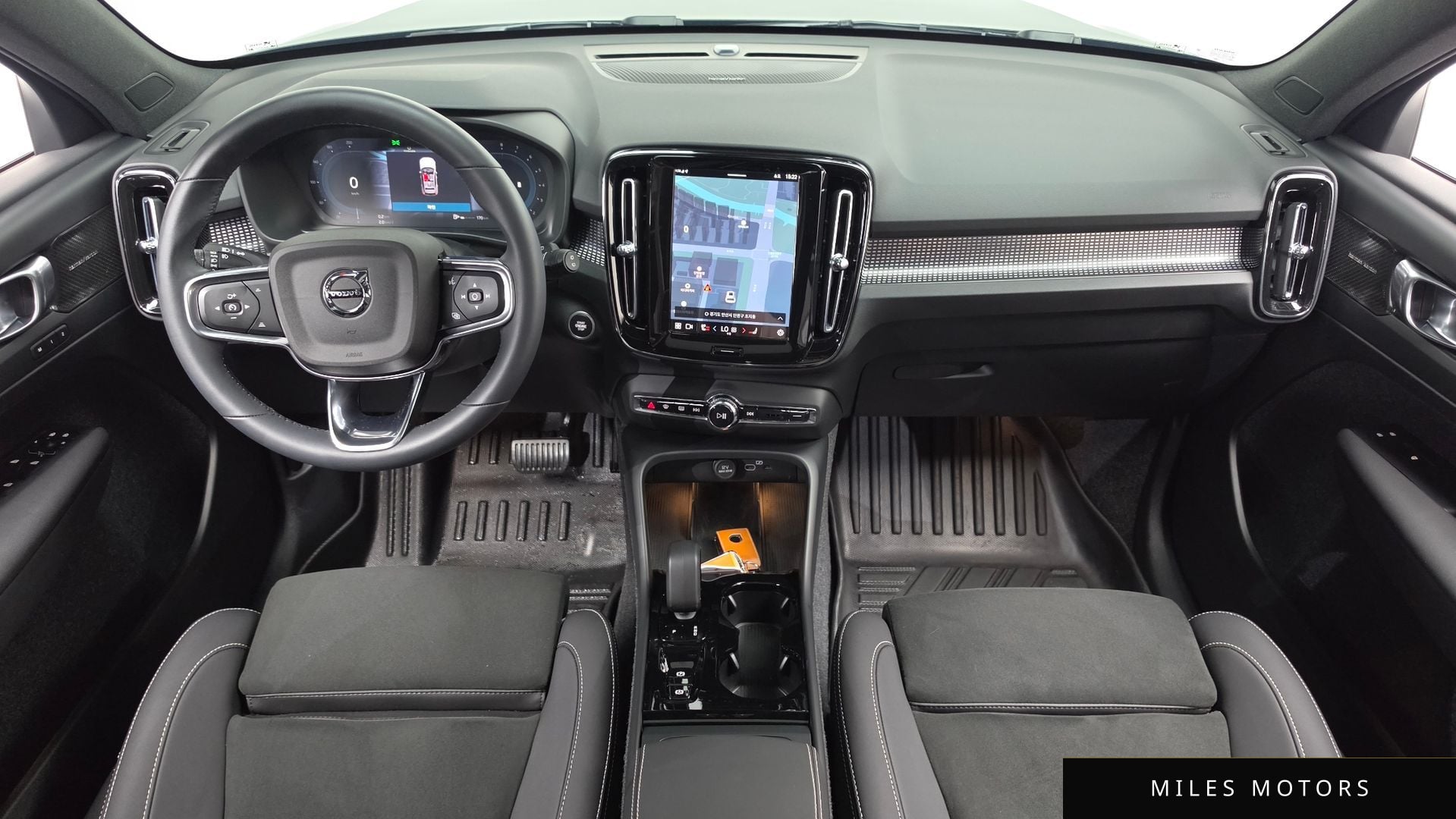 Volvo XC40 2025 — миниатюра 10