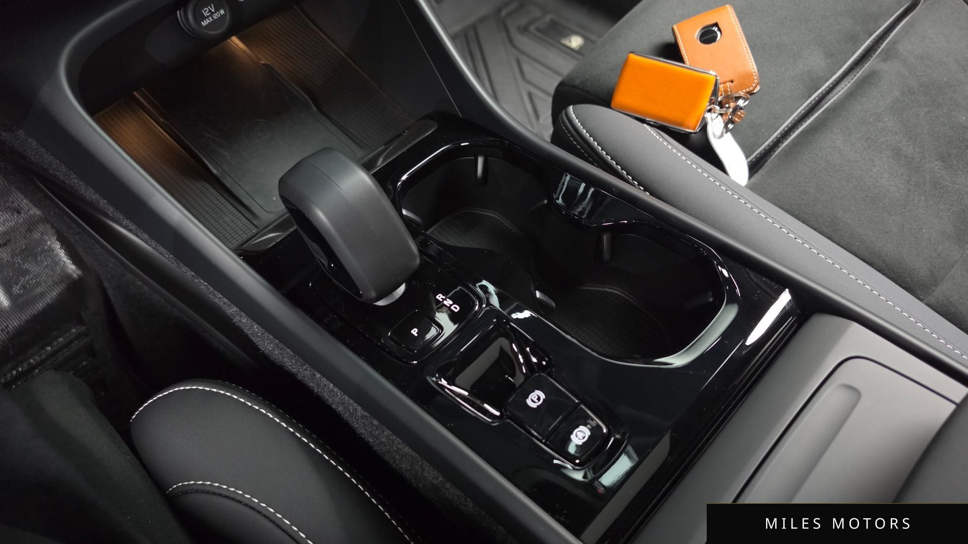 Volvo XC40 2025 — миниатюра 12