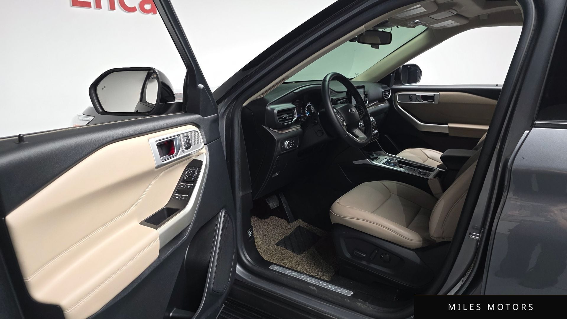 Ford Explorer 2022 — миниатюра 12