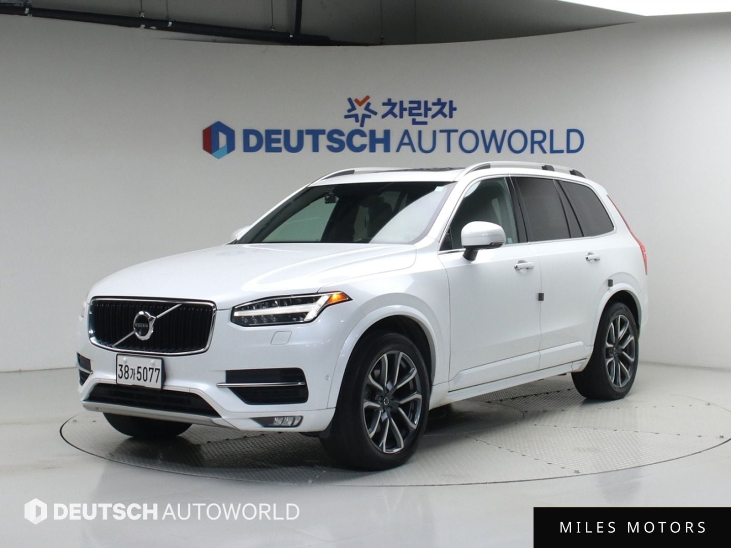 Volvo XC90 2017 — фото 1 из 12
