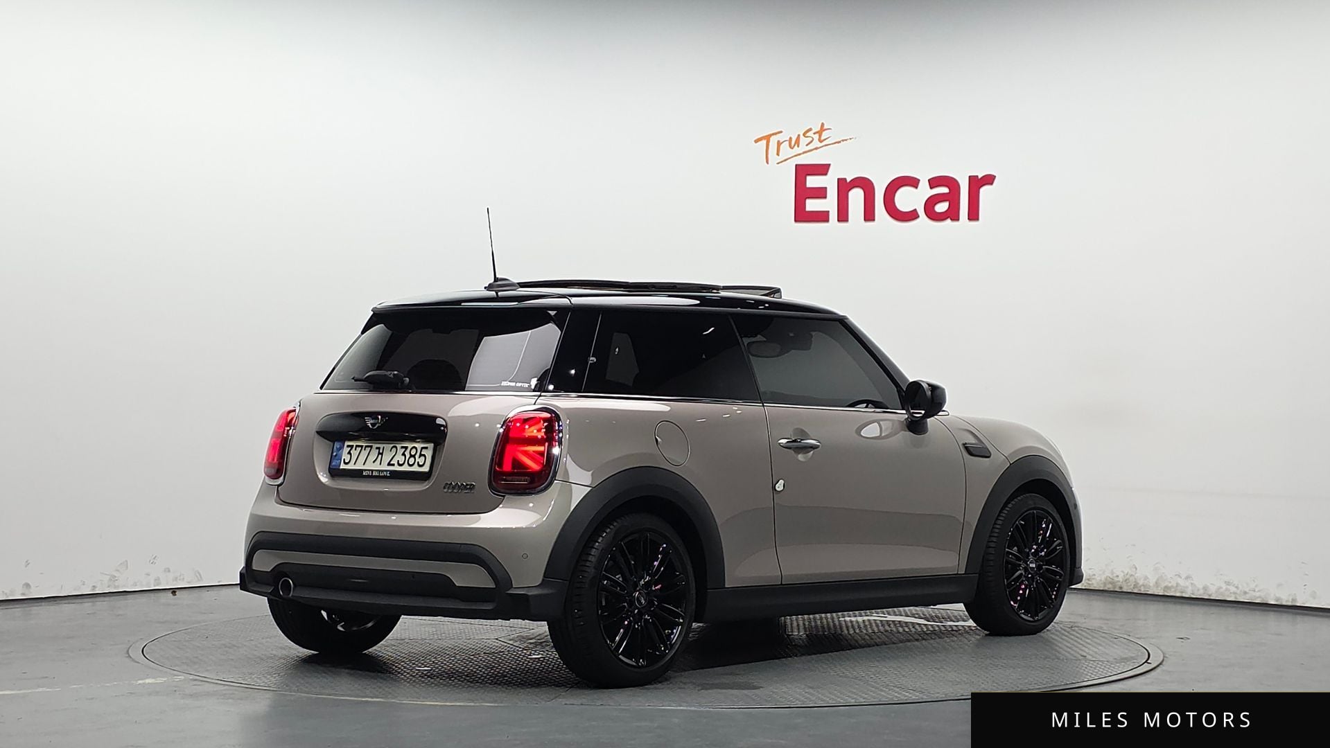 MINI Cooper 2024 — фото 1 из 12