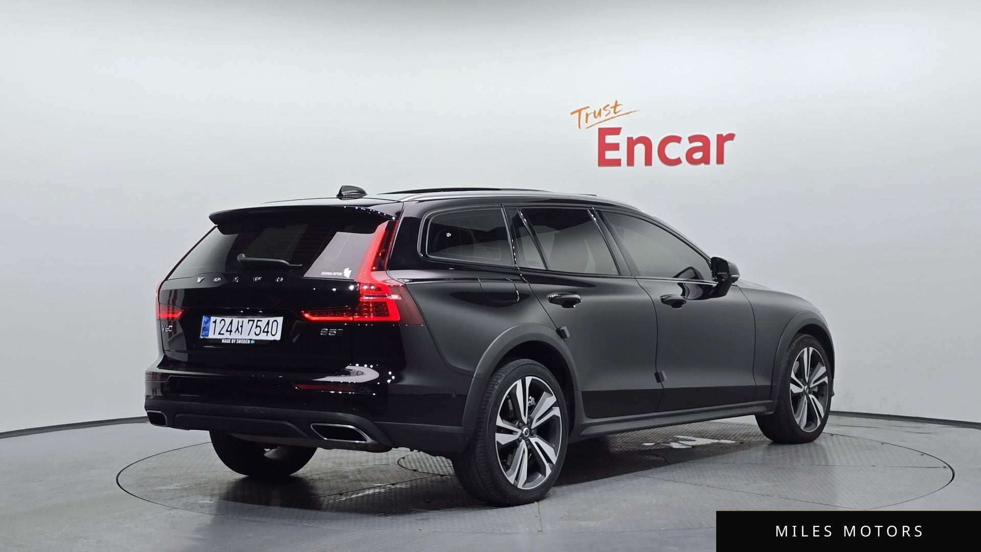 Volvo V60 2021 — миниатюра 2