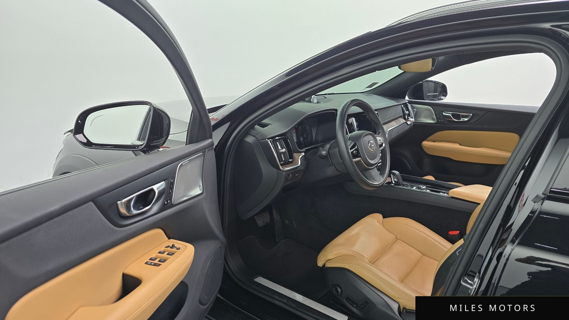Volvo V60 2021 — миниатюра 10