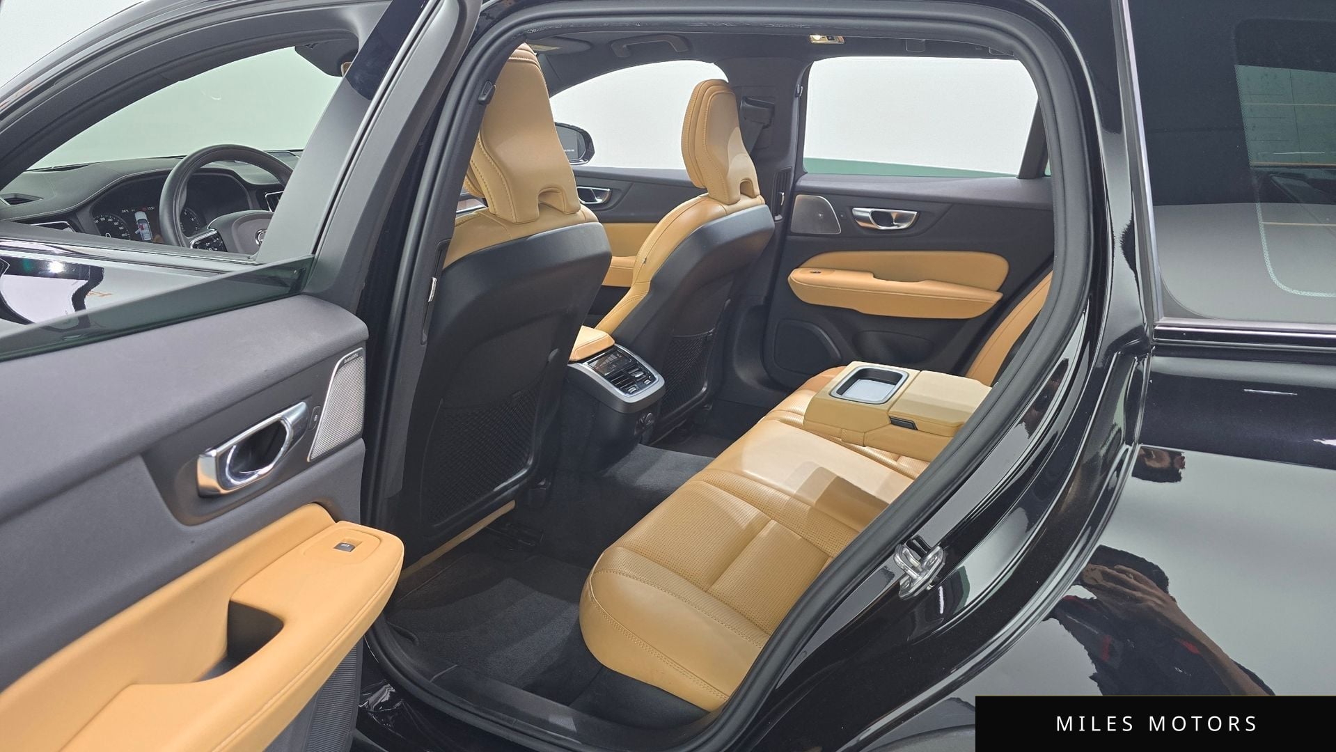 Volvo V60 2021 — миниатюра 11